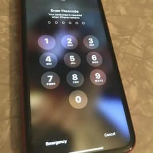 Apple iPhone 11 - Red - 64GB